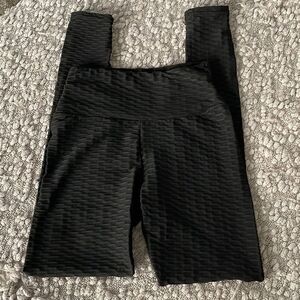 BUZZ textured‎ leggings. Black. Size Small